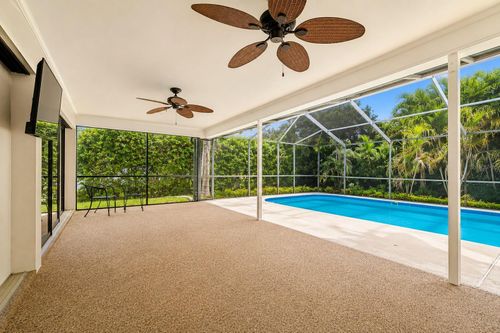 785 Centerwood Dr, TARPON SPRINGS, FL, 34688-7224 | Card Image