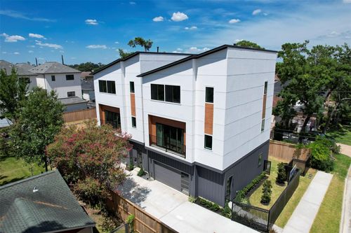 b-7120 Gary St, Houston, TX, 77055-6925 | Card Image