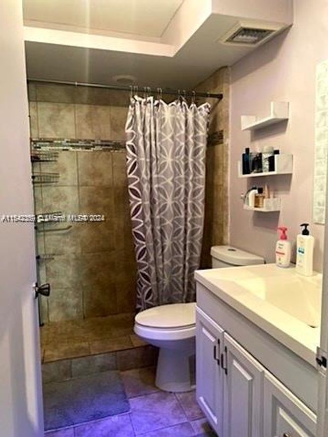 APT-225 - 3101 Nw 47 Th Ter, Condo with 1 bedrooms, 2 bathrooms and null parking in Lauderdale Lakes FL | Image 9
