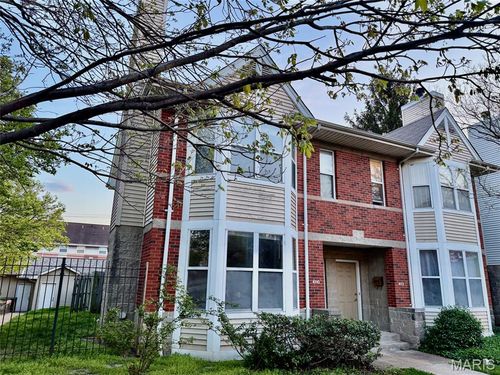 4110 Westminster Pl, Saint Louis, MO, 63108-3131 | Card Image