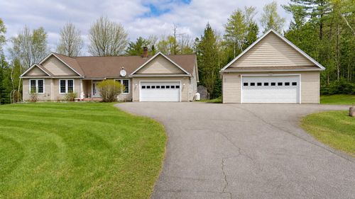 30 Merritt Dr, Orono, ME, 04473-3057 | Card Image