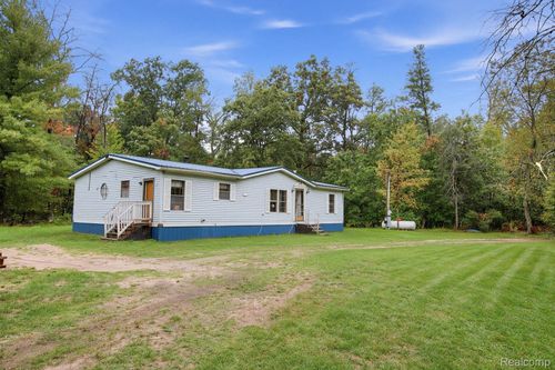 5083 S Sand Ridge Ave, Idlewild, MI, 49642-8516 | Card Image