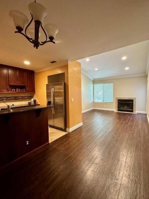 233-3939 Madison Ave, North Highlands, CA, 95660-5075 | Card Image