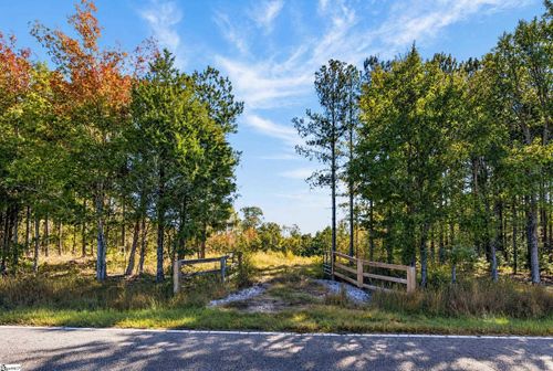 1322 Ghost Creek Rd, Laurens, SC, 29360-4425 | Card Image