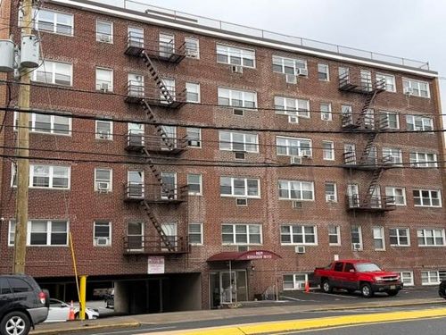 b2-8829 Kennedy Blvd, North Bergen, NJ, 07047-5338 | Card Image