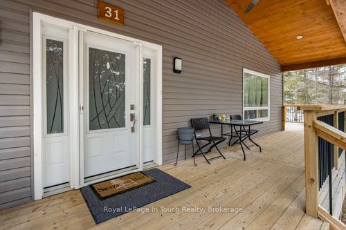 31 Earldom Boulevard, Tay, ON, L0K1R0 | Card Image