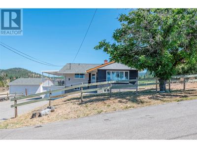 3990 Senger Rd, Home with 3 bedrooms, 2 bathrooms and null parking in Kelowna BC | Image 2