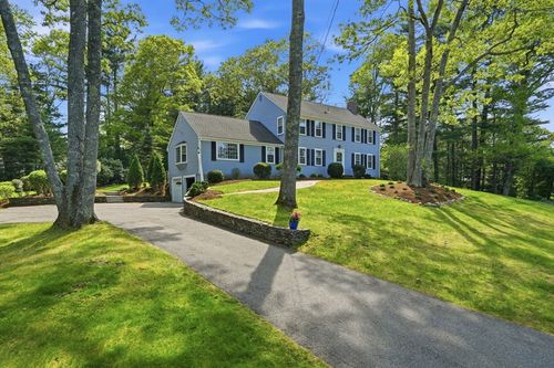 240 Evergreen St, Duxbury, MA, 02332-4329 | Card Image