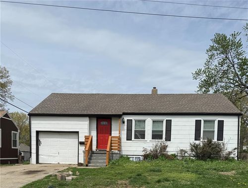 11316 E 40th St S, Independence, MO, 64052-2411 | Card Image