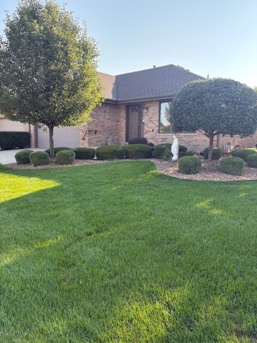 40 Fairfield Dr, New Lenox, IL, 60451-3520 | Card Image