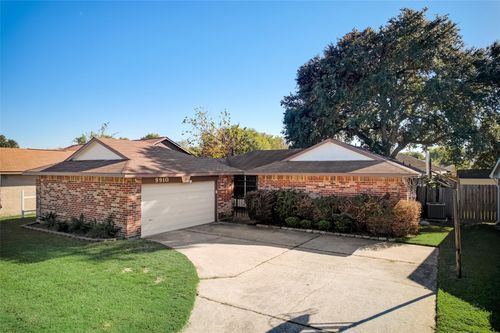 9910 Willmont Rd, La Porte, TX, 77571-4173 | Card Image