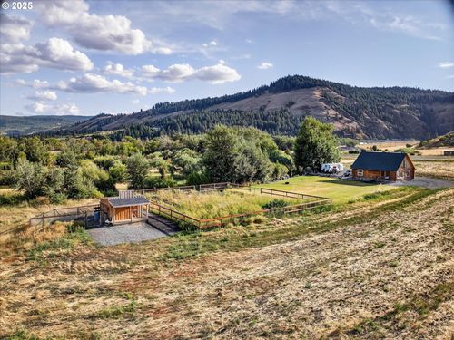 61468 Blackhawk Trail Ln, La Grande, OR, 97850-5424 | Card Image