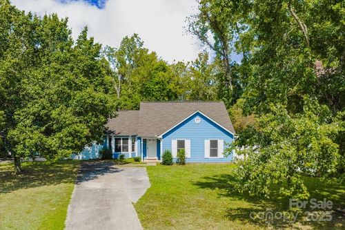 4205 Hounds Run Dr, Matthews, NC, 28105-3782 | Card Image