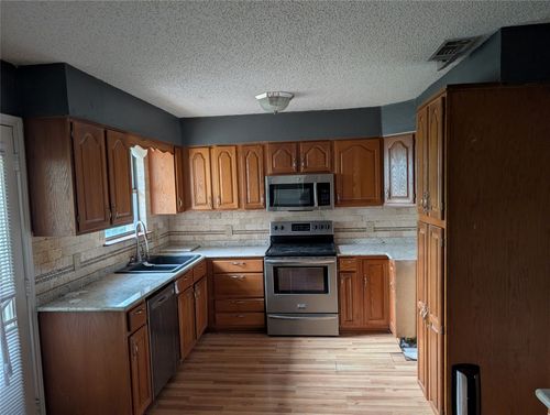 111 Holiday Dr, Gun Barrel City, TX, 75156-3506 | Card Image