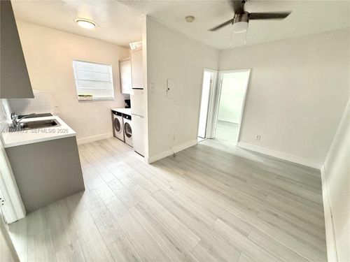apt-16-1043 Nw 2nd St, Miami, FL, 33128-1161 | Card Image