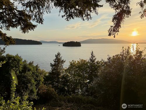 1086 Chuckanut Drive, Bellingham, WA, 98229 | Card Image