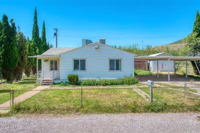 19 Lowell Avenue, House other with 3 bedrooms, 1 bathrooms and null parking in Bisbee AZ | Image 2