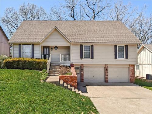 10560 Noland Rd, Lenexa, KS, 66215-4311 | Card Image