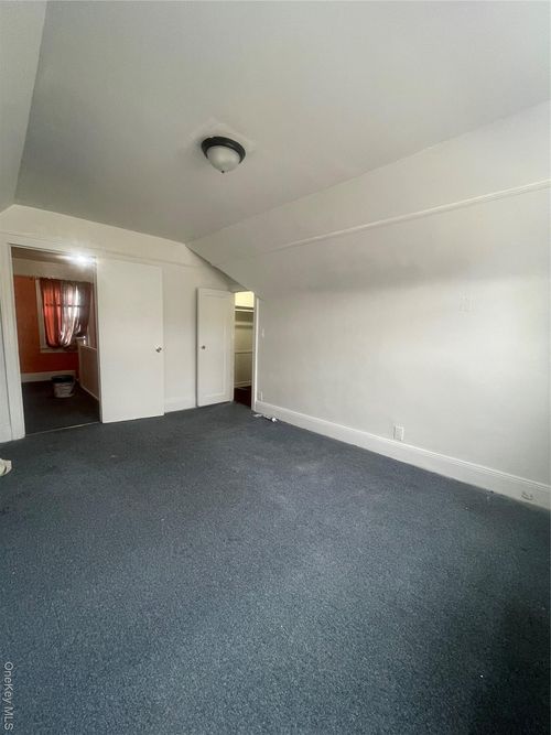 21633 118th Ave, Cambria Heights, NY, 11411-1542 | Card Image