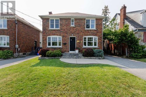 94 Macdonnell St, Kingston, ON, K7L4B7 | Card Image