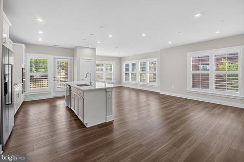 apt-102-102 Saint Ives Pl, OXON HILL, MD, 20745-1445 | Card Image