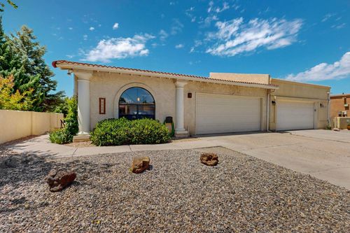10920 Malaguena Ln Ne, Albuquerque, NM, 87111-6822 | Card Image