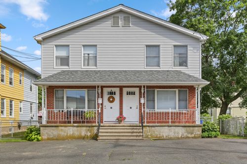 68 Ardmore St, Fairfield, CT, 06824-6129 | Card Image