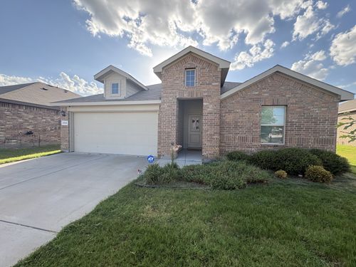 3204 Winoak Dr, Fort Worth, TX, 76123-2465 | Card Image