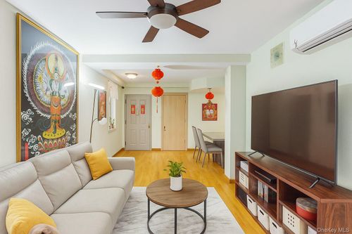 apt-5c-143 37th Ave, Flushing, NY, 11354-5708 | Card Image