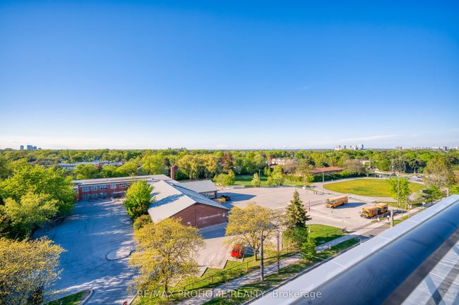 213 - 21 Clairtrell Rd, Condo with 2 bedrooms, 2 bathrooms and 1 parking in Toronto ON | Image 36