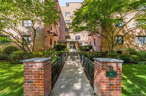 2f-60 White Oak Street, New Rochelle, NY, 10801 | Card Image