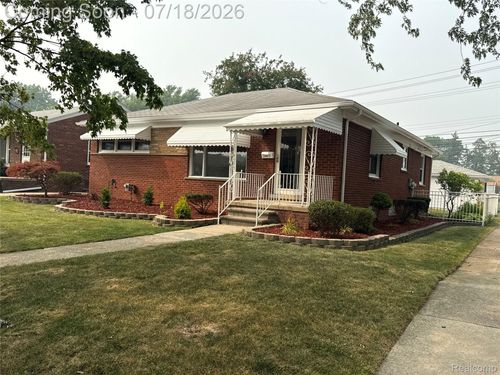 20017 California St, Saint Clair Shores, MI, 48080-3732 | Card Image