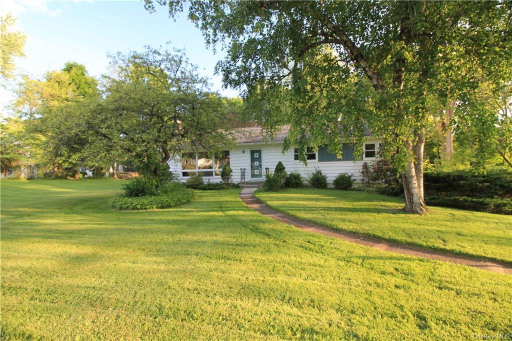 Round Hill Rd, Poughkeepsie, NY 12603