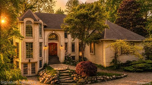 2855 Cranbrook Ridge Ct, Rochester, MI, 48306-4711 | Card Image