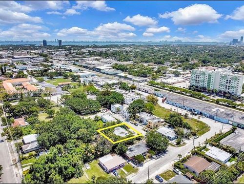 261 Nw 73rd Ter, Miami, FL, 33150-3432 | Card Image