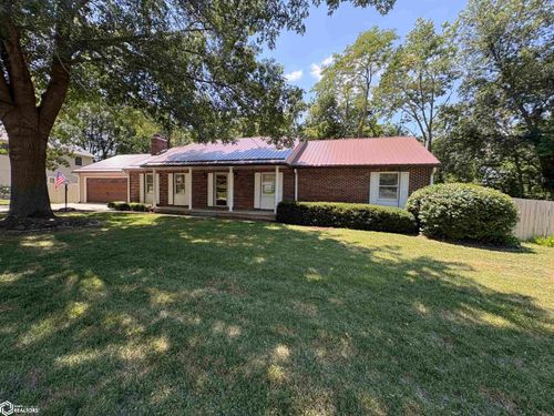 2028 Golfview Cir, Centerville, IA, 52544-8937 | Card Image