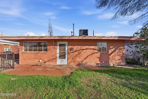 232 Mango Road, El Paso, TX, 79915 | Card Image