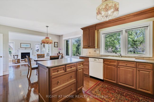 42 Valleyview Rd, House other with 5 bedrooms, 2 bathrooms and 6 parking in Brampton ON | Image 9