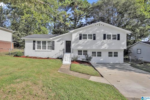 500 20th Ave Ne, CENTER POINT, AL, 35215-5018 | Card Image