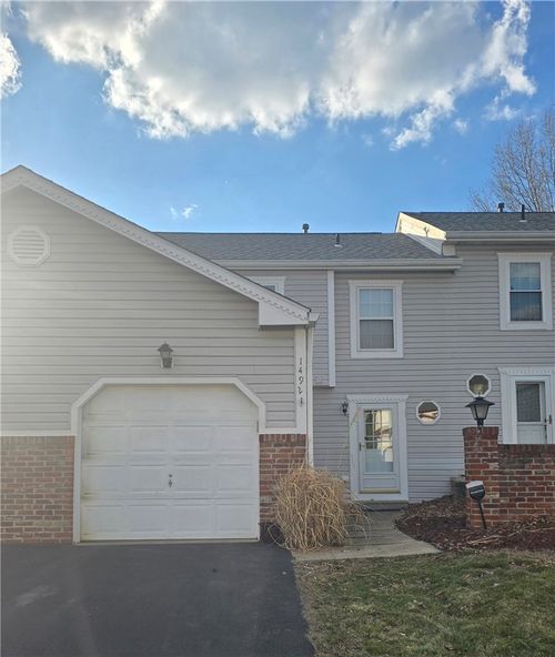 1492 Yorktown Dr, Lawrence, PA, 15055-1033 | Card Image