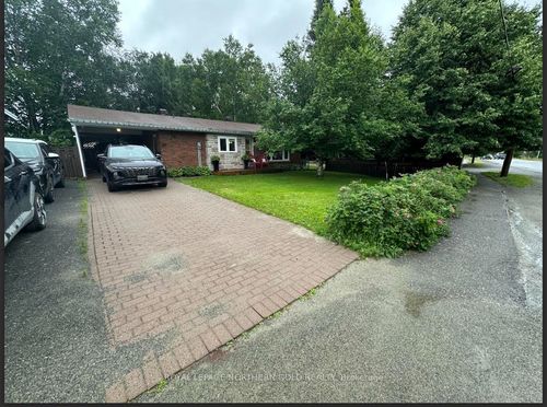 28 Tweedsmuir Rd, Kirkland Lake, ON, P2N1H9 | Card Image