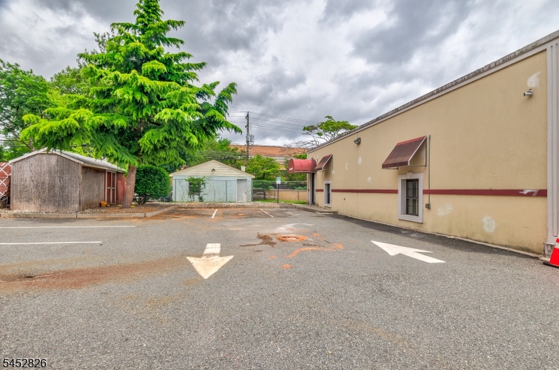 Commercial Lease in Belleville Twp. 4