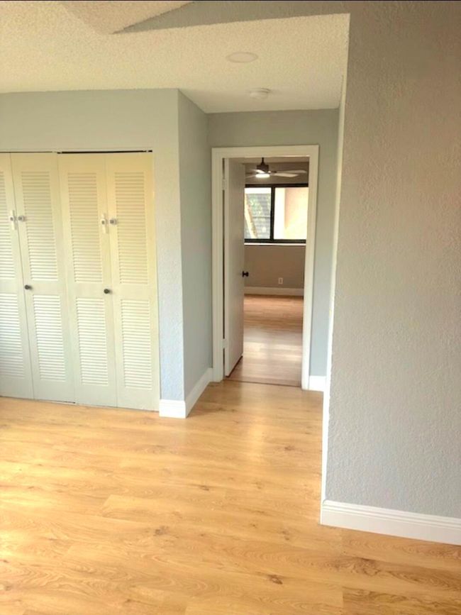 APT-9211 - 2900 S University Dr, Condo with 2 bedrooms, 2 bathrooms and null parking in Davie FL | Image 6