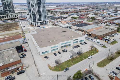 130 Doughton Rd, Concord, ON, L4K1R3 | Card Image