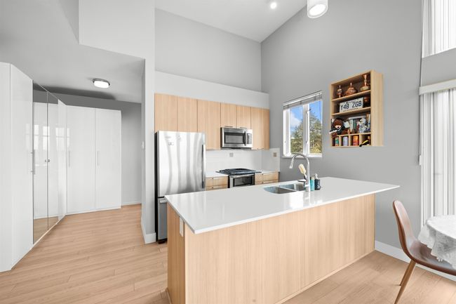 401 - 1188 Johnson St, Condo with 1 bedrooms, 1 bathrooms and 1 parking in Coquitlam BC | Image 11