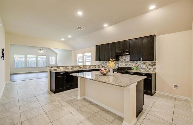 20615 Footstep Path, House other with 3 bedrooms, 2 bathrooms and 2 parking in Katy TX | Image 9