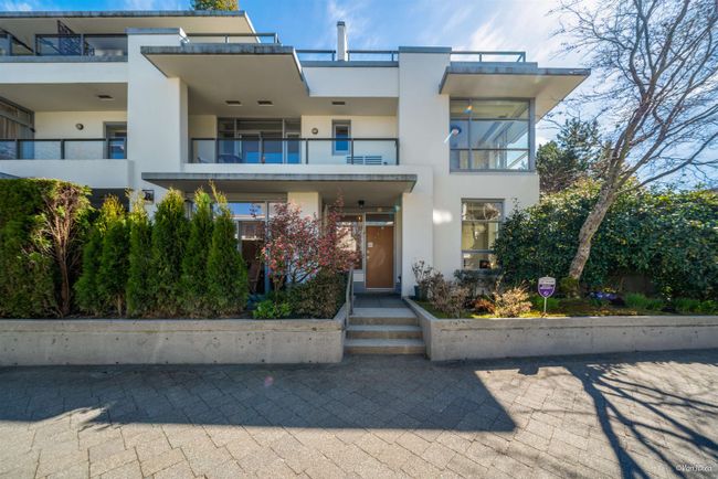 6022 Chancellor Mews, Townhouse with 3 bedrooms, 3 bathrooms and 2 parking in Vancouver BC | Image 1