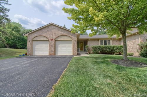 29504 Sylvan Ln, Farmington Hills, MI, 48334-4067 | Card Image