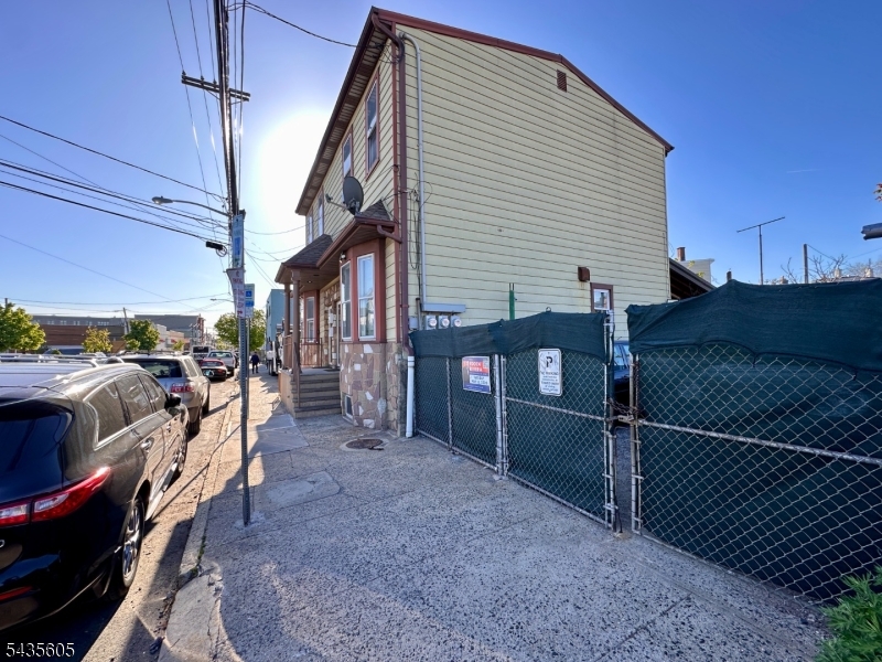 Residential Income in Newark City 4
