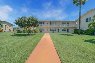 242 Norwich K, Condo with 1 bedrooms, 1 bathrooms and null parking in West Palm Beach FL | Image 1